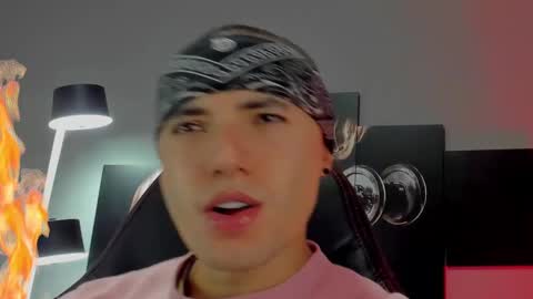 Snapshot of david_jons7 chatting on January 29, 2025, 3:44 am David Jons online show from January 29, 2025, 3:44 am