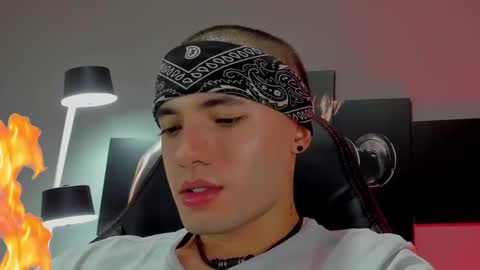 Snapshot of david_jons7 chatting on January 30, 2025, 11:55 pm David Jons online show from January 30, 2025, 11:55 pm