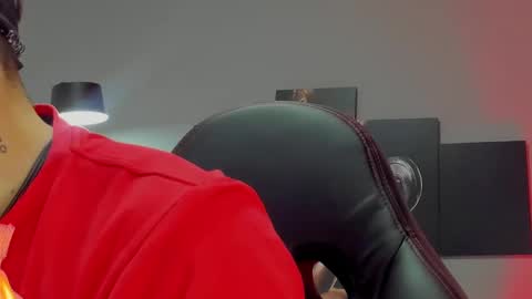 Snapshot of david_jons7 chatting on February 20, 2025, 1:25 am David Jons online show from February 20, 2025, 1:25 am