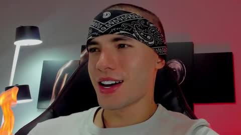 Snapshot of david_jons7 chatting on March 1, 2025, 12:50 am David Jons online show from March 1, 2025, 12:50 am