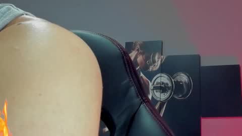 Snapshot of david_jons7 chatting on March 8, 2025, 2:55 am David Jons online show from March 8, 2025, 2:55 am