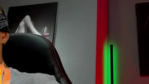 Snapshot of david_jons7 chatting on September 21, 2025, 9:27 pm David Jons online show from September 21, 2025, 9:27 pm