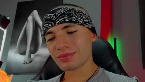 Snapshot of david_jons7 chatting on October 10, 2025, 11:59 pm David Jons online show from October 10, 2025, 11:59 pm