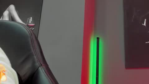 Snapshot of david_jons7 chatting on October 12, 2025, 3:55 pm David Jons online show from October 12, 2025, 3:55 pm