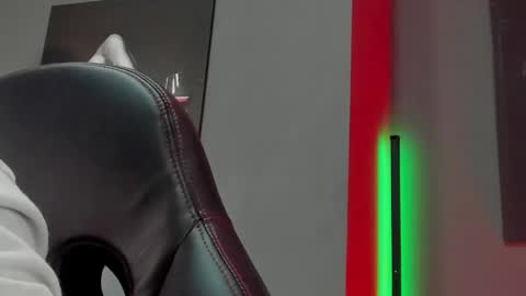 Snapshot of david_jons7 chatting on November 13, 2025, 11:03 pm David Jons online show from November 13, 2025, 11:03 pm