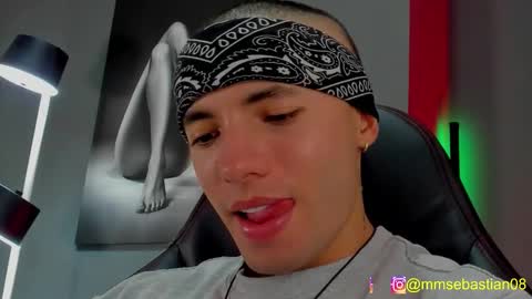 Snapshot of david_jons7 chatting on November 14, 2025, 8:07 pm David Jons online show from November 14, 2025, 8:07 pm