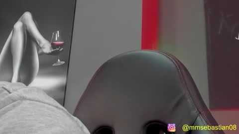 Snapshot of david_jons7 chatting on November 17, 2025, 10:04 pm David Jons online show from November 17, 2025, 10:04 pm