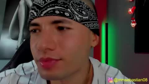 Snapshot of david_jons7 chatting on December 3, 2025, 11:14 pm David Jons online show from December 3, 2025, 11:14 pm