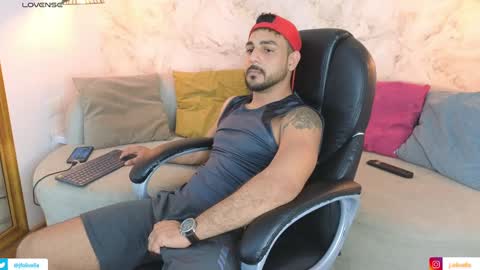 Snapshot of david_oliveira chatting on January 17, 2025, 4:04 pm JF oliveira online show from January 17, 2025, 4:04 pm