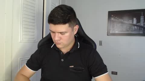 Snapshot of david_smit_ chatting on January 8, 2025, 8:18 pm david smit online show from January 8, 2025, 8:18 pm