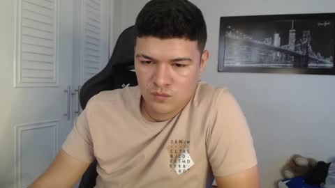 Snapshot of david_smit_ chatting on January 18, 2025, 7:48 pm david smit online show from January 18, 2025, 7:48 pm