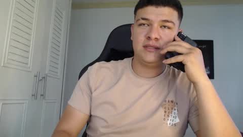 Snapshot of david_smit_ chatting on February 2, 2025, 5:15 pm david smit online show from February 2, 2025, 5:15 pm