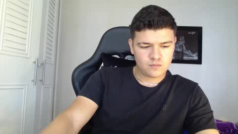 Snapshot of david_smit_ chatting on February 10, 2025, 4:04 pm david smit online show from February 10, 2025, 4:04 pm