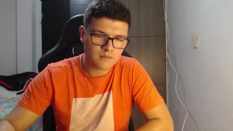 Snapshot of david_smit_ chatting on February 27, 2025, 8:20 pm david smit online show from February 27, 2025, 8:20 pm