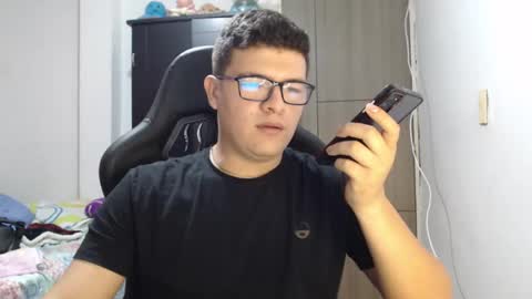 Snapshot of david_smit_ chatting on February 28, 2025, 6:31 pm david smit online show from February 28, 2025, 6:31 pm