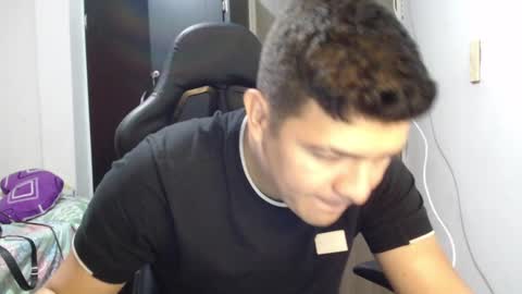 Snapshot of david_smit_ chatting on March 2, 2025, 2:21 pm david smit online show from March 2, 2025, 2:21 pm