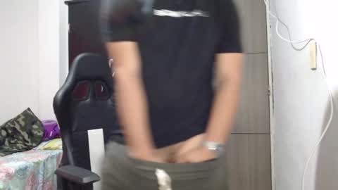 Snapshot of david_smit_ chatting on March 6, 2025, 6:26 pm david smit online show from March 6, 2025, 6:26 pm