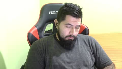 Snapshot of daviddelz chatting on December 27, 2024, 5:20 am David online show from December 27, 2024, 5:20 am