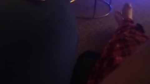 Snapshot of davidf75 chatting on December 5, 2025, 8:01 am davidf75 online show from December 5, 2025, 8:01 am