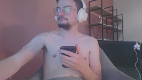 davidfoxfr online show from November 3, 2025, 12:39 pm