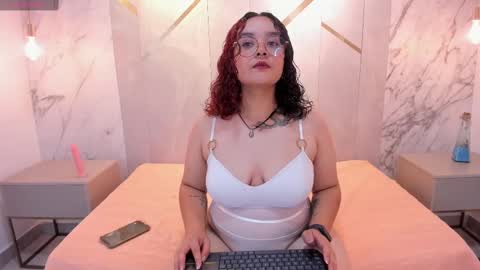 Snapshot of davis_emma chatting on March 9, 2025, 4:05 am Emma online show from March 9, 2025, 4:05 am