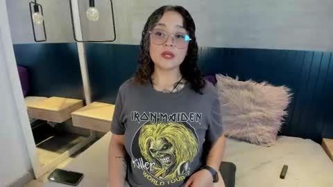 Snapshot of davis_emma chatting on September 13, 2025, 7:24 pm Emma online show from September 13, 2025, 7:24 pm