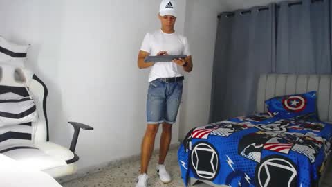 Snapshot of davisito7 chatting on February 3, 2025, 3:53 am David Angel online show from February 3, 2025, 3:53 am