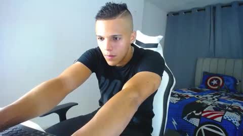 Snapshot of davisito7 chatting on February 8, 2025, 4:47 am David Angel online show from February 8, 2025, 4:47 am