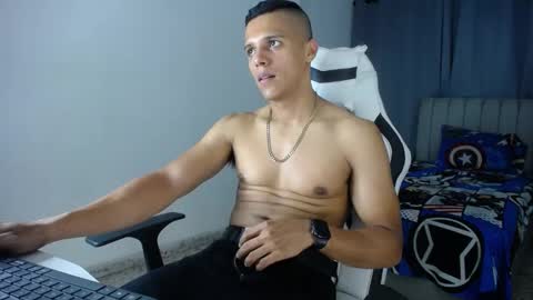 Snapshot of davisito7 chatting on March 2, 2025, 5:44 am David Angel online show from March 2, 2025, 5:44 am