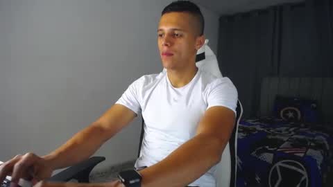 Snapshot of davisito7 chatting on March 5, 2025, 3:51 am David Angel online show from March 5, 2025, 3:51 am