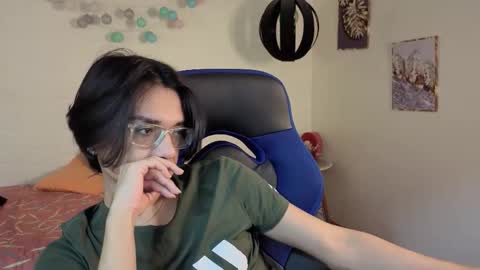 Snapshot of davoxer chatting on December 14, 2025, 3:45 am davoxer online show from December 14, 2025, 3:45 am