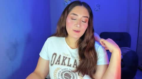    online show from December 18, 2025, 11:00 pm