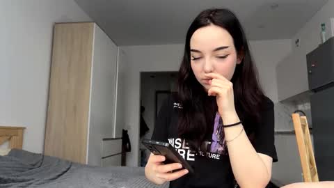 Snapshot of deannabonefield chatting on December 3, 2025, 6:54 am I am Hannah ntmu online show from December 3, 2025, 6:54 am