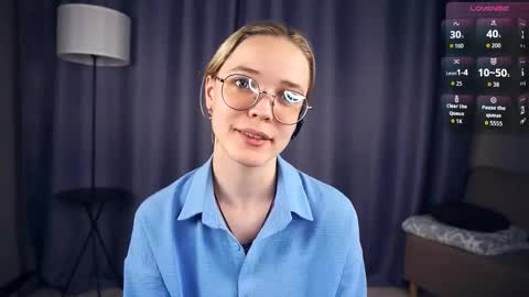 Charlie 18yo online show from September 12, 2025, 4:29 pm