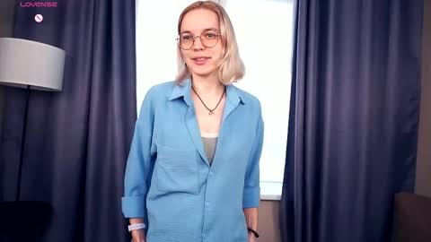 Charlie 18yo online show from October 11, 2025, 5:28 am