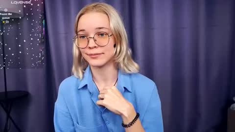 Charlie 18yo online show from October 21, 2025, 6:25 am