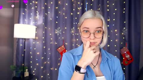 Charlie 18yo online show from December 15, 2025, 6:17 am