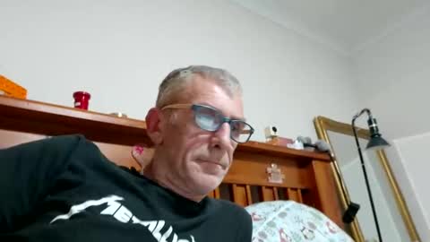 deanofflove221000 online show from January 18, 2025, 8:20 am