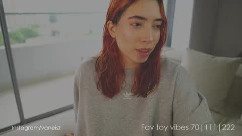 Snapshot of dearnina chatting on September 30, 2025, 2:33 pm NINA 30OFF online show from September 30, 2025, 2:33 pm