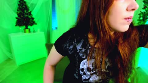 Snapshot of deca_dance chatting on January 7, 2025, 4:27 pm Ask me online show from January 7, 2025, 4:27 pm