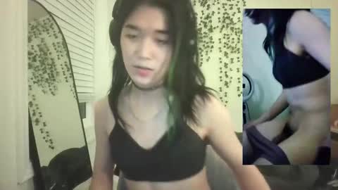 Snapshot of deciduousdoll chatting on September 22, 2025, 5:53 am deciduousdoll online show from September 22, 2025, 5:53 am