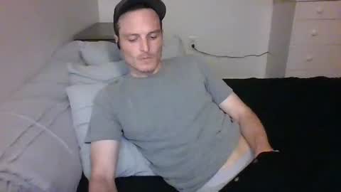 Dee4dayz online show from October 28, 2025, 2:04 am