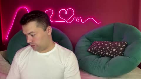 deeplookscouple online show from September 12, 2025, 1:11 pm