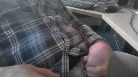 Snapshot of deepstrokes25 chatting on February 28, 2025, 5:37 pm deepstrokes25 online show from February 28, 2025, 5:37 pm