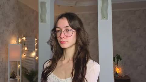 Amy online show from October 3, 2025, 7:55 pm