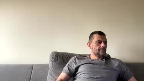 Snapshot of defloy chatting on November 15, 2025, 9:39 am Defloy online show from November 15, 2025, 9:39 am