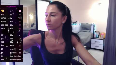 Nicole online show from September 11, 2025, 8:14 am