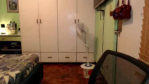 Snapshot of deliciosats chatting on December 3, 2025, 1:57 am Mercedes online show from December 3, 2025, 1:57 am