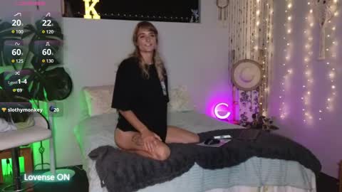 Kitty online show from December 3, 2024, 6:17 pm