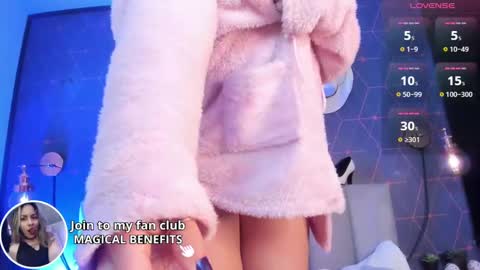Snapshot of delilah_fix chatting on January 6, 2025, 4:55 pm della online show from January 6, 2025, 4:55 pm
